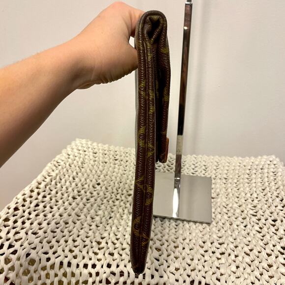 Louis Vuitton Priant Monogram LV Clutch Foldover Oversized Business Pochette - Picture 2 of 16